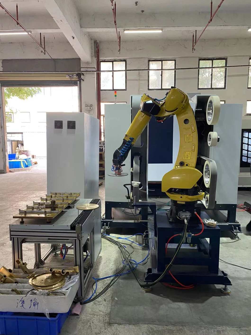 CNC Robot Arm Grinding Polishing Machine for Sanitary Ware Faucets